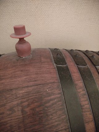 Barril de Madera con Soporte