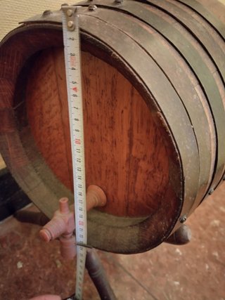 Barril de Madera con Soporte