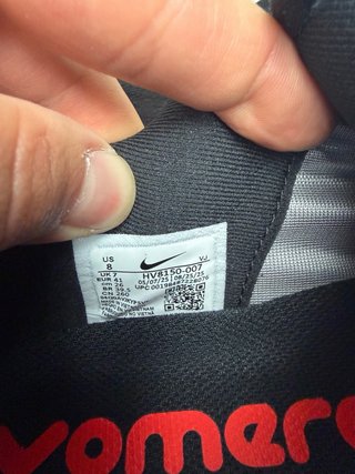 Nike Vomero Plus Talla 41 Negro/Rojo