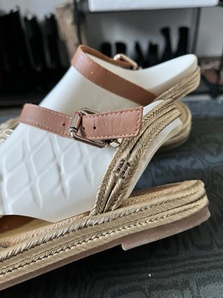 Sandalias doradas Tommy Hilfiger Talla 38