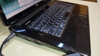 Portátil Dell Inspiron 1545 con Windows 11