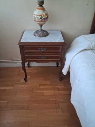 Dormitorio vintage madera y ratán