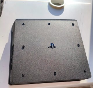 PS4 Slim Negra como nueva