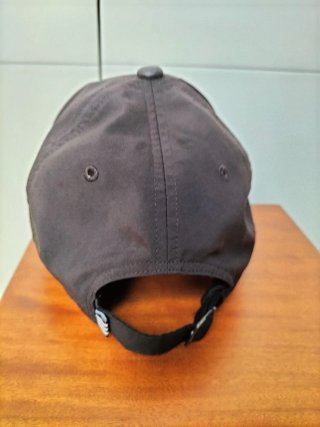 1 Gorra Adidas, 2 Álvaro Moreno y 2 Gorros