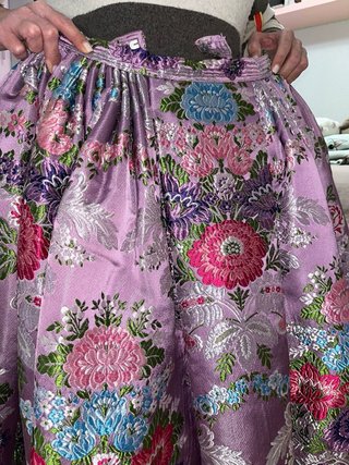 Traje de Alicantina bordado floral