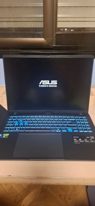 Portátil Gaming ASUS V16