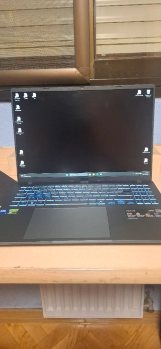 Portátil Gaming ASUS V16