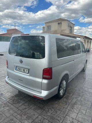 Volkswagen Caravelle 2012