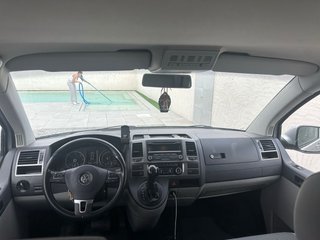 Volkswagen Caravelle 2012