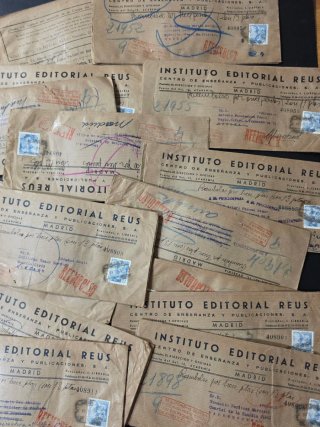 150 +-  sobres antiguos España.