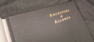 Libro Ancestors of Allergy - F. Estelle R. Simons