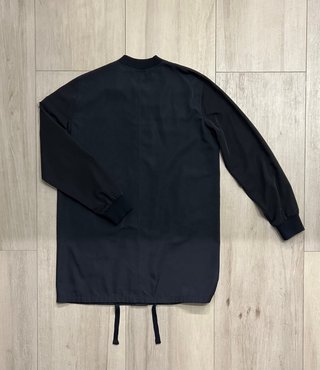 Chaqueta bomber azul con parches divertidos