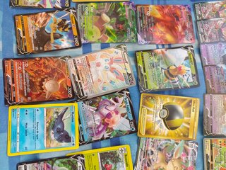 Cartas Pokémon Variadas