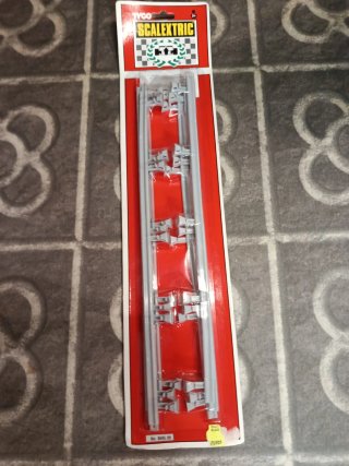 Scalextric Peralte Curva Regulable y Vallas