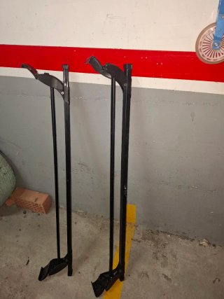 Baul bermude 930 con barras de sujeción.
