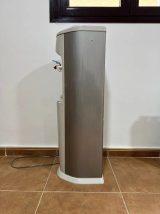 Dispensador Agua Fría y Caliente