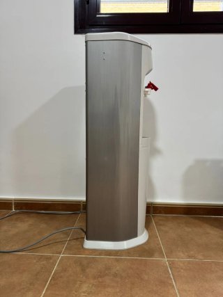 Dispensador Agua Fría y Caliente