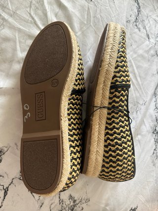 Zapatos de Guees