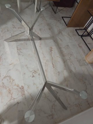 Mesa de comedor cristal y metal