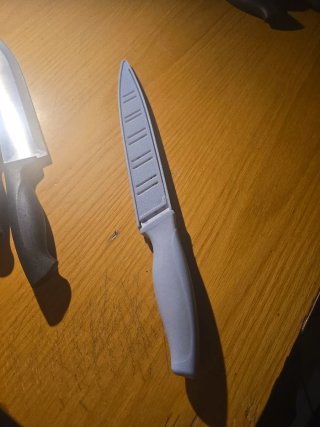 Coltello da cucina grigio