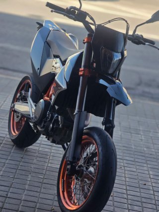 KTM 690 Smcr 11.000 km A2