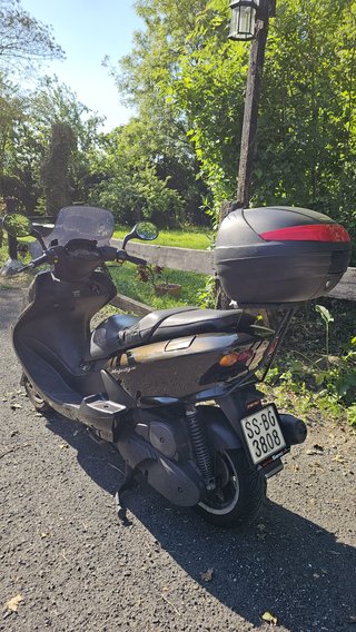 Yamaha Majesty 125 cc en muy buen estado mecanico.