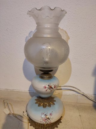 Lámpara de mesa antigua porcelana y cristal