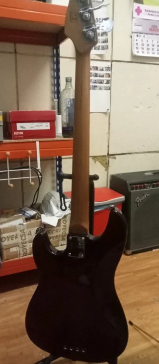 Bajo eléctrico sire Marcus miller p5