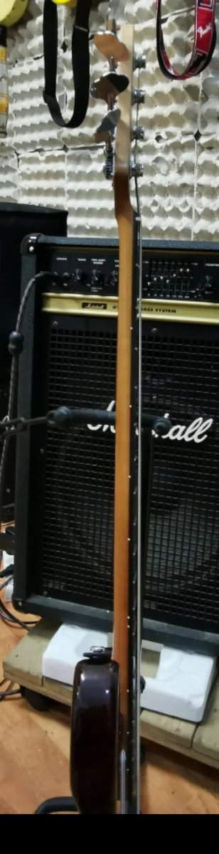 Bajo Sire Marcus miller p5 con pastillas seymour