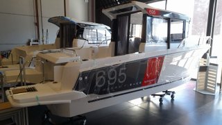 Barco Jeanneau Merry Fisher Sport 695 S2 del 2022