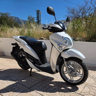 Yamaha Xenter 125cc Scooter Automática