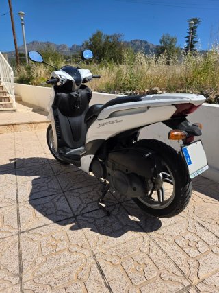 Yamaha Xenter 125cc Scooter Automática