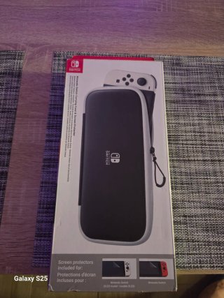 Funda y protector pantalla Nintendo Switch Oled