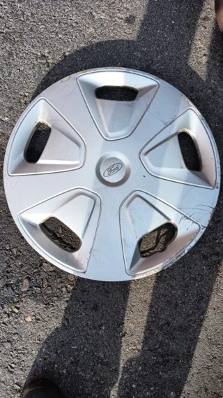 Tapacubos Ford 16