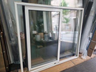 Ventana corredera aluminio blanca