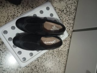 Zapatos negros de tacón bajo