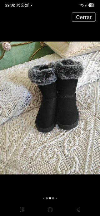 Botas calentitas negras y grises