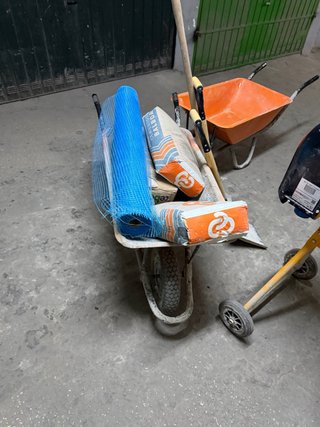 Pack hormigonera, carretillas y palas