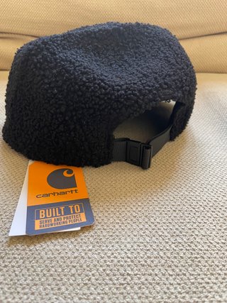 Gorra Carhartt Negra Borrego Marrón