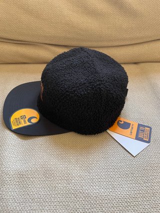 Gorra Carhartt Negra Borrego Marrón