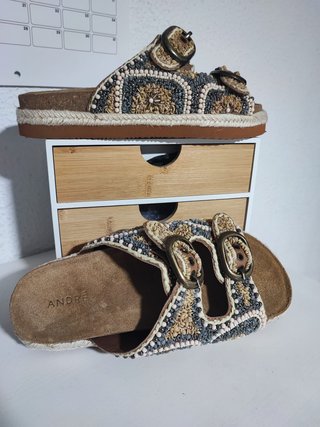 Sandalias André Talla 37 con Cuentas