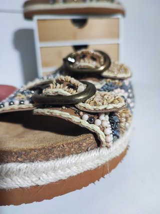 Sandalias André Talla 37 con Cuentas
