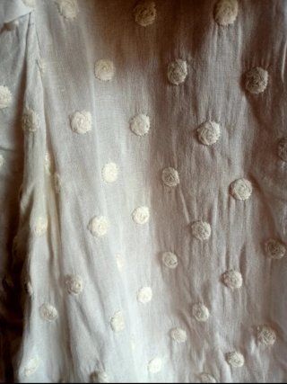 Camisa blanca con cuello Peter Pan