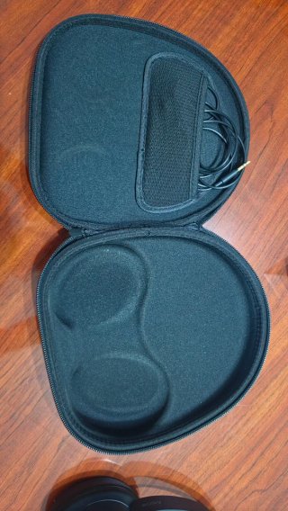 Auriculares Sony WH-CH720N + Funda