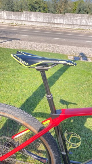Bicicleta Rockrider XC 900 material topo de gama