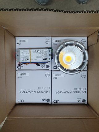 Lote 4 Focos LED LG T111 41W (4000K) + Drivers