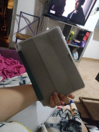 Tablet con funda y protector