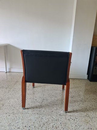 Mesa de cristal con 4 sillas