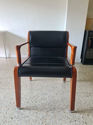 Mesa de cristal con 4 sillas