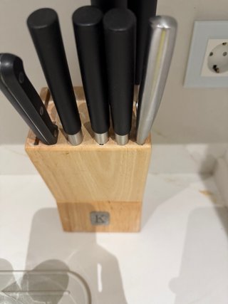 Supporto in legno per coltelli